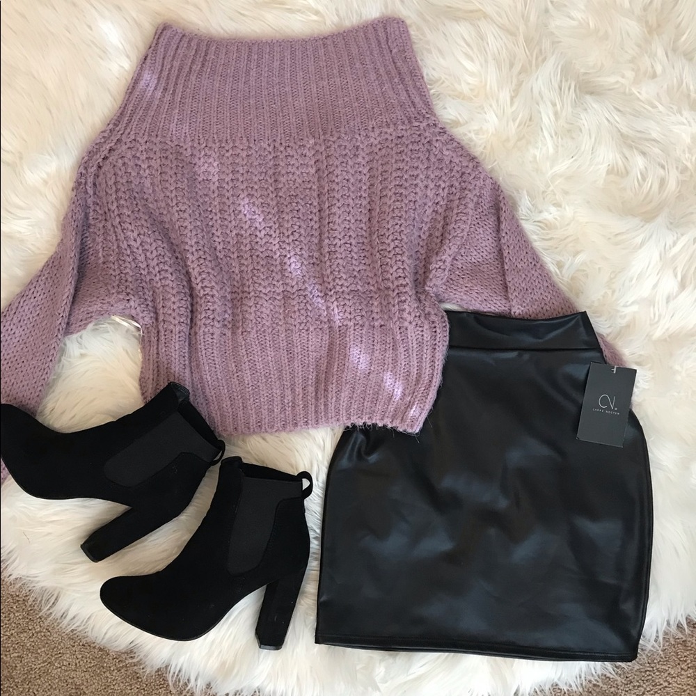 Faux leather mini skirt